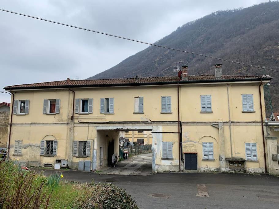 Piccolo Monolocale A Verbania Exterior foto